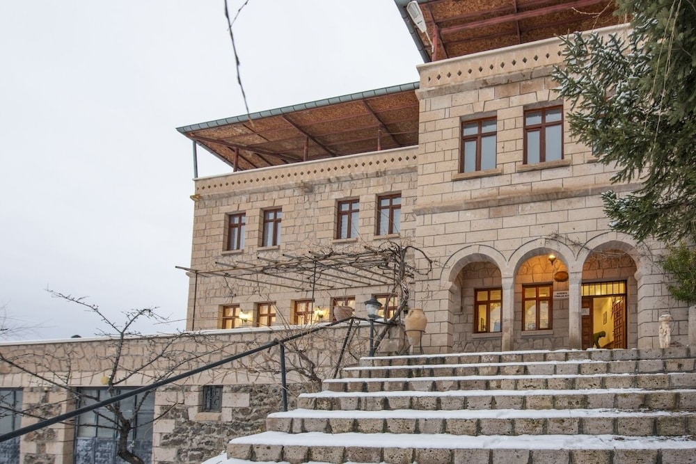 Kapadokya Stonelake Hotel — hotel in Guzelyurt