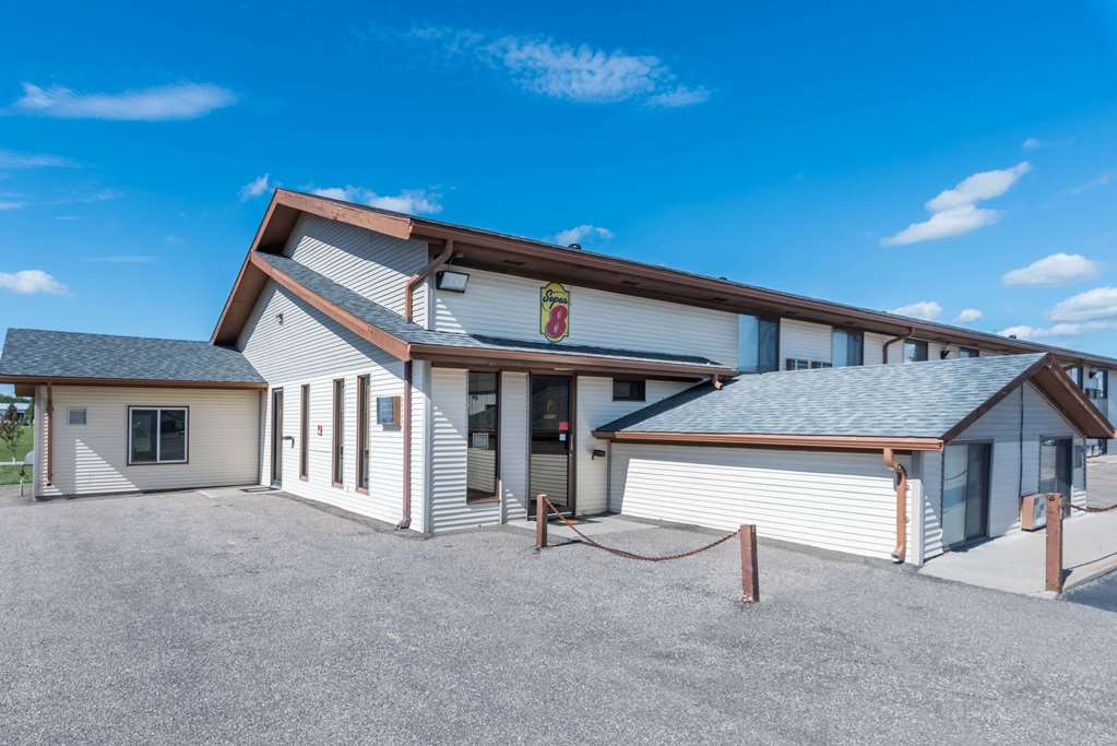 Super 8 by Wyndham Devils Lake - featured photo