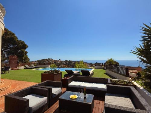 Villa Irene Piscina con agua salada — 4-Star Luxury Hotel in Lloret De Mar, Spain