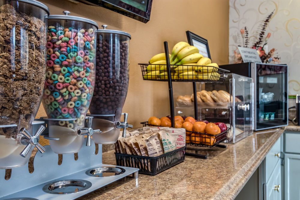 Howard Johnson Inn and Suites by Vancouver Mall - featured photo