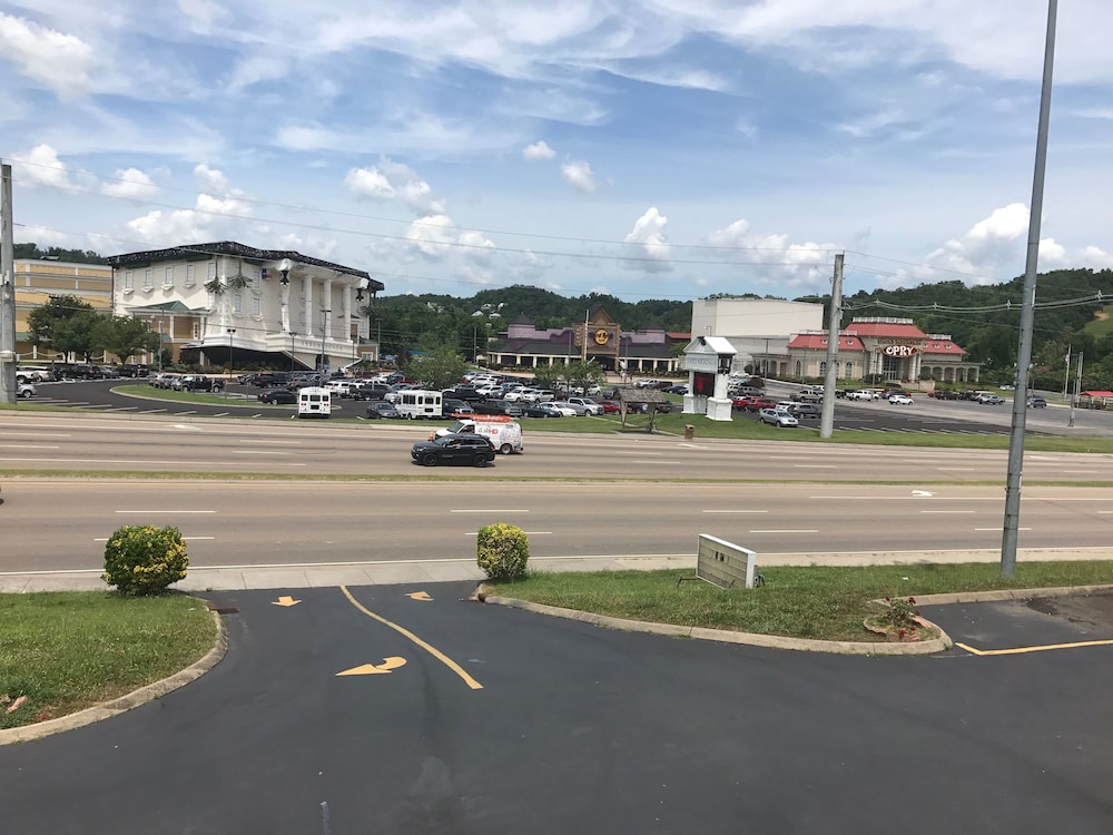 Smoky View Inn - photo 17