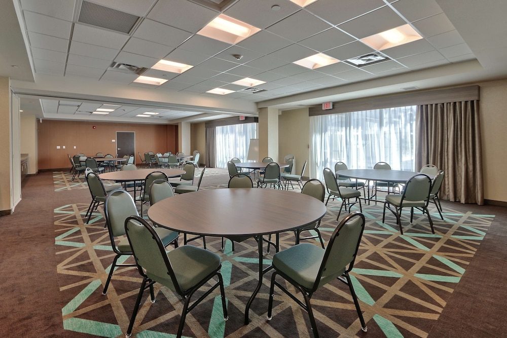 Hampton Inn & Suites Artesia - photo 31