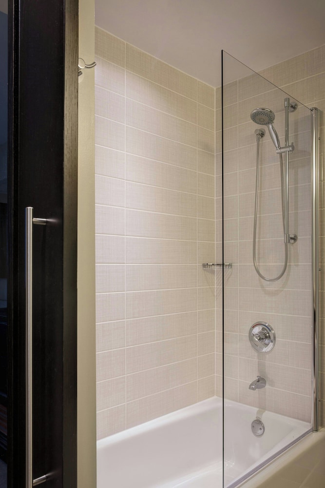 Courtyard by Marriott New York JFK Airport - photo 27