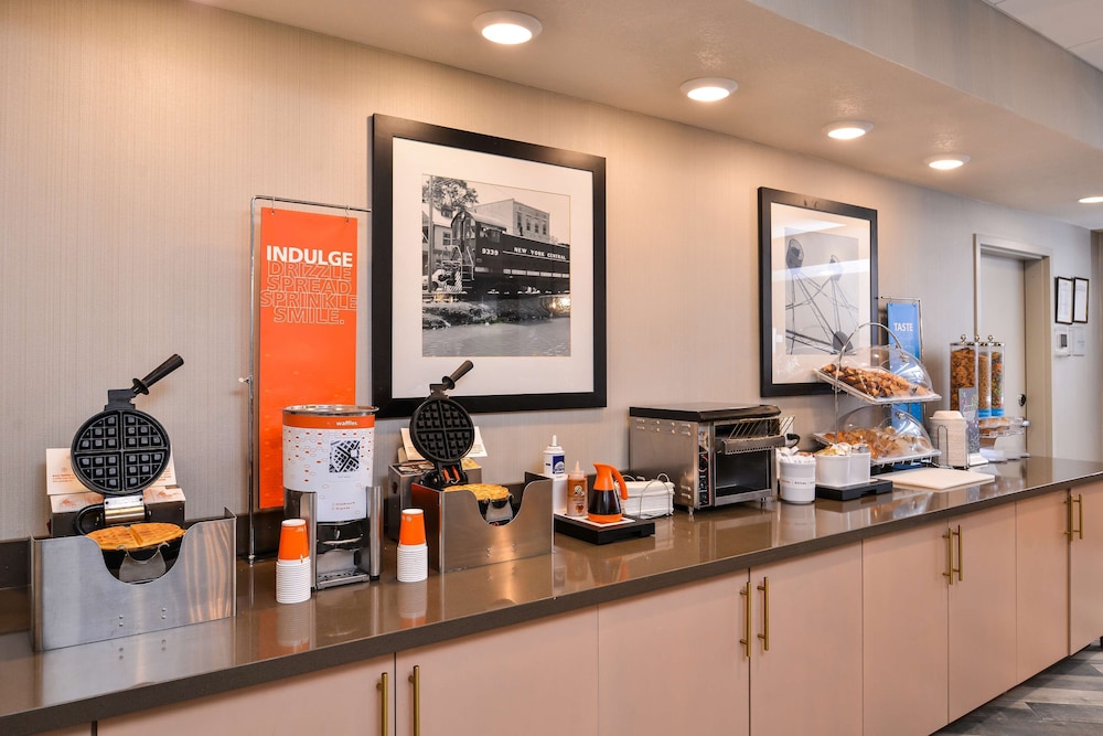 Hampton Inn & Suites Altoona Des Moines - photo 56