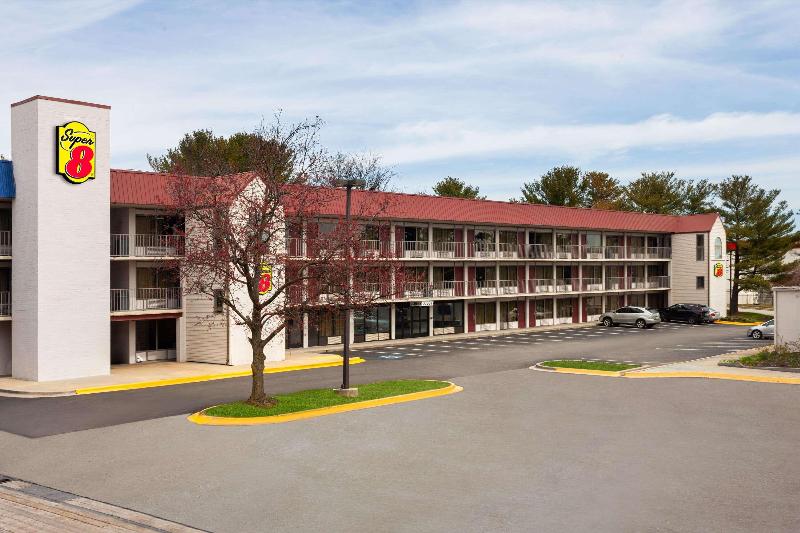 Super 8 By Wyndham Baltimore Northwest - photo 2