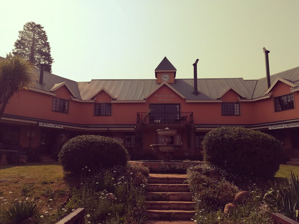 Auldstone House — 4-Star Luxury Hotel in Belfast, South Africa