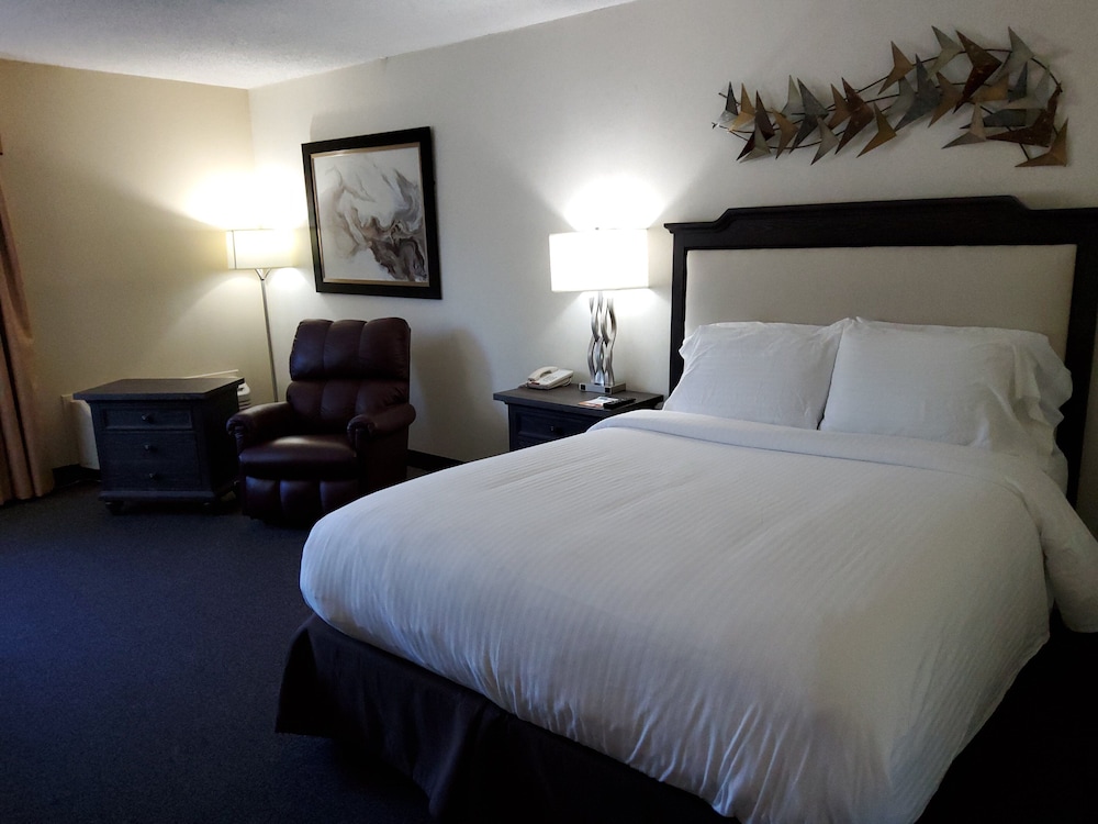 Klopfenstein Inn and Suites - photo 13