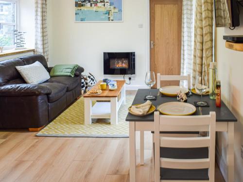 Honeysuckle Cottage — 4-Star Luxury Hotel in Helston, United Kingdom
