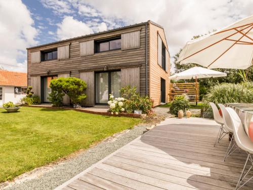 Charmante Grange Rénovée avec Piscine et WiFi FR 1 306 822 in Bourgneuf-En-Retz, France