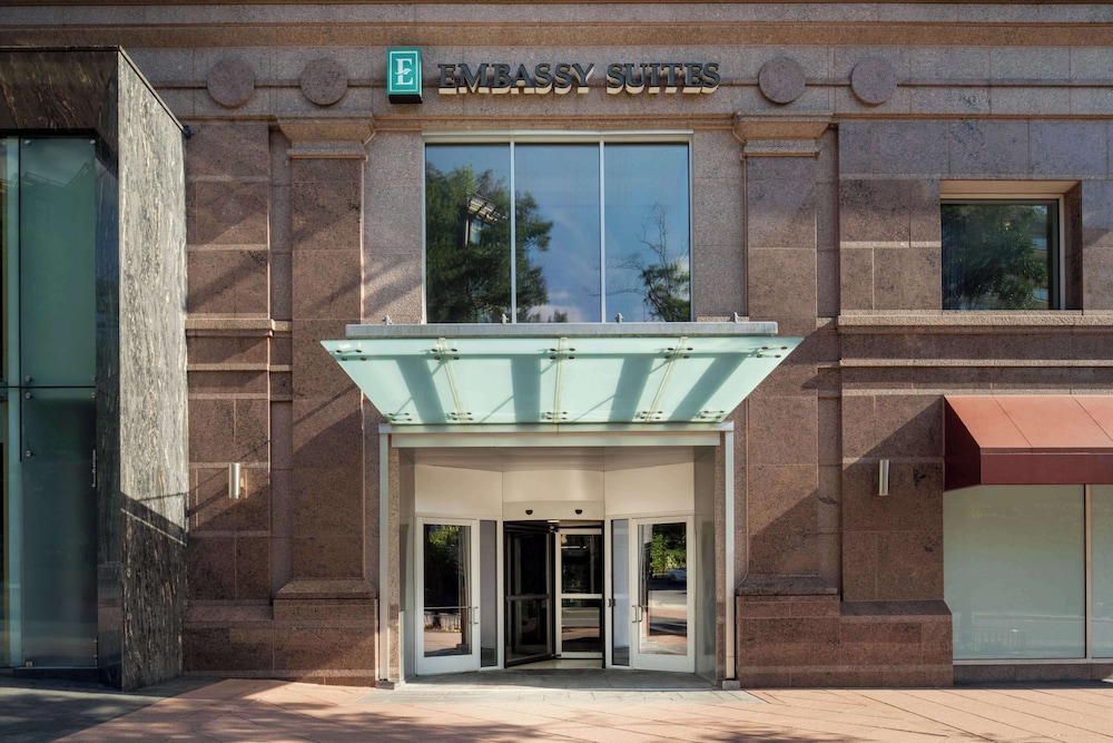 Embassy Suites by Hilton Washington DC Chevy Chase Pavilion - photo 61