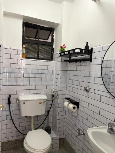 Cozy 1BR with Kitchen Balcony and Wi Fi near CBD