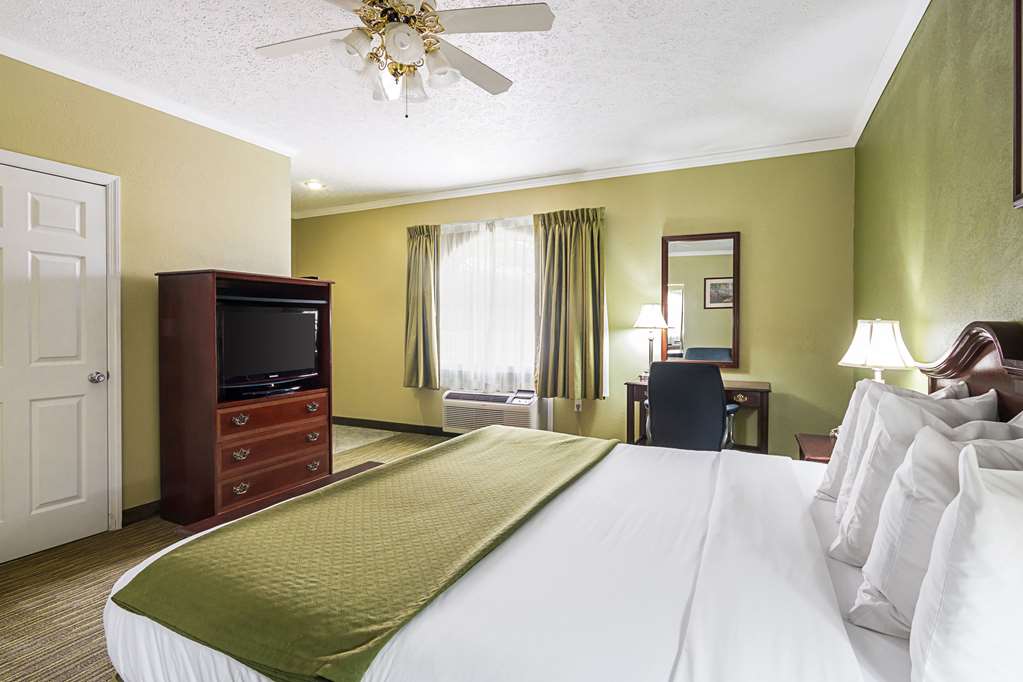 Quality Inn Weston - photo 19