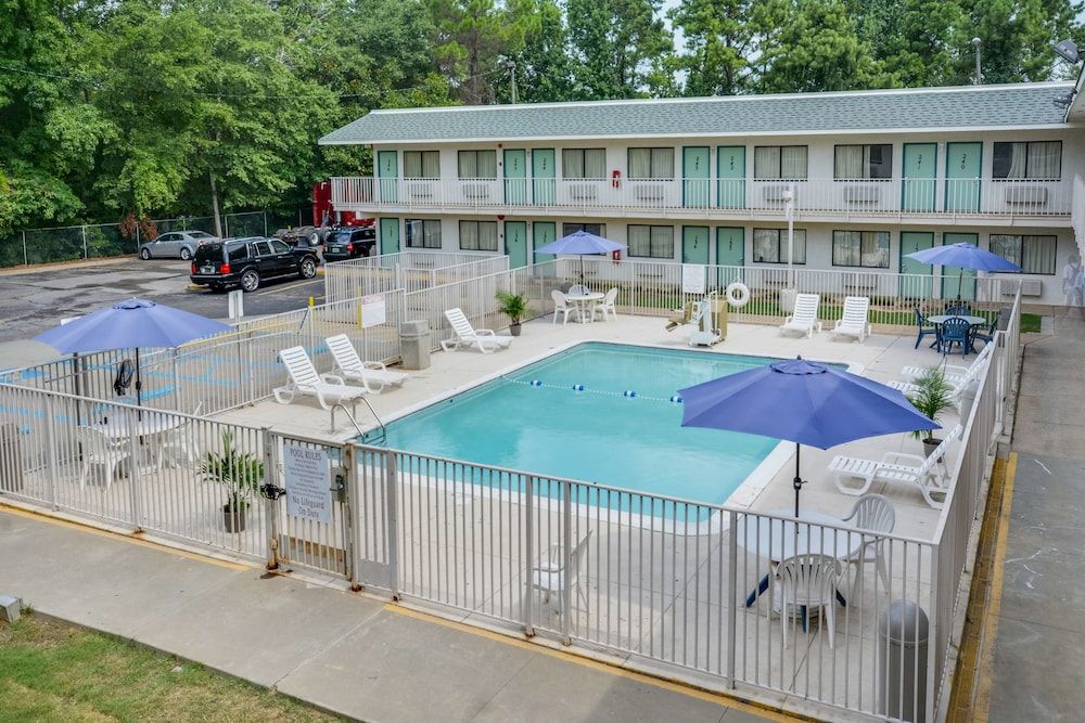 Motel 6 Tuscaloosa - photo 2