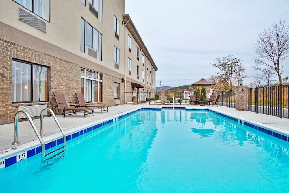 Holiday Inn Express Troutville by IHG - photo 19