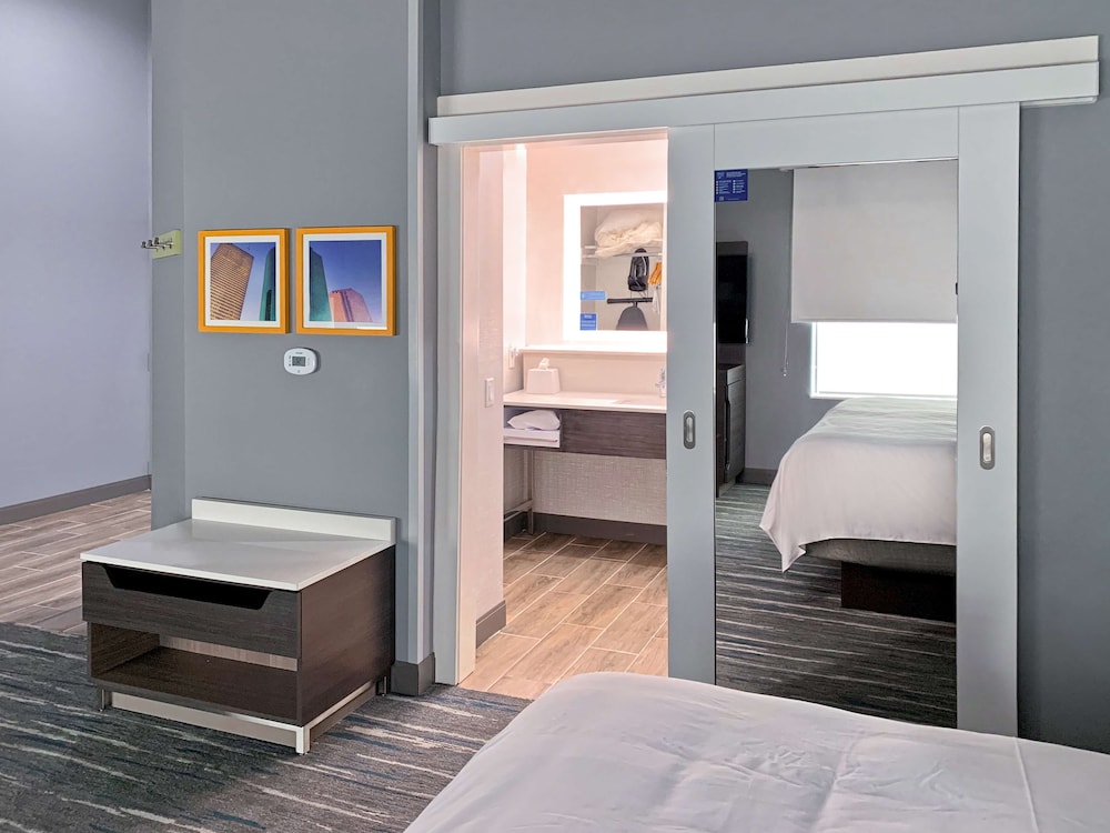 Hampton Inn & Suites Houston East Beltway 8 - photo 35