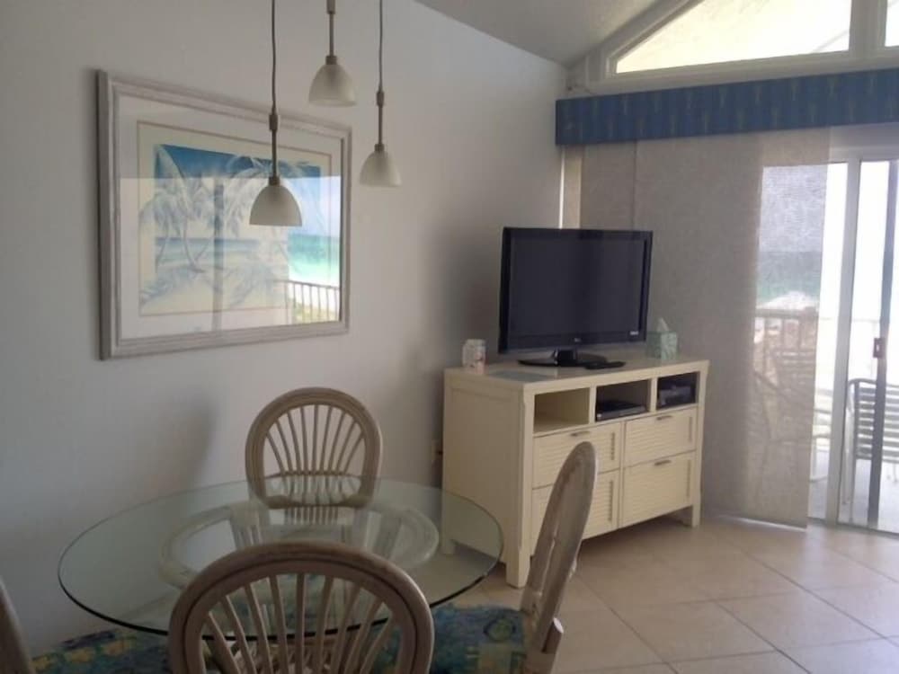 Coconuts Beach Resort - photo 34