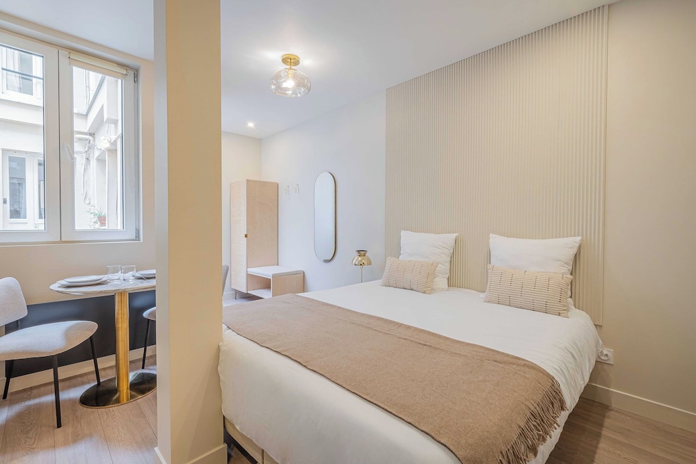 Le Bon Marche Sevres Private Apartment — 4-Star Luxury Hotel in Paris, France