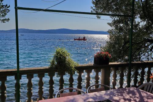 Apartmani Valerija i Joso — 4-Star Luxury Hotel in Bibinje, Croatia