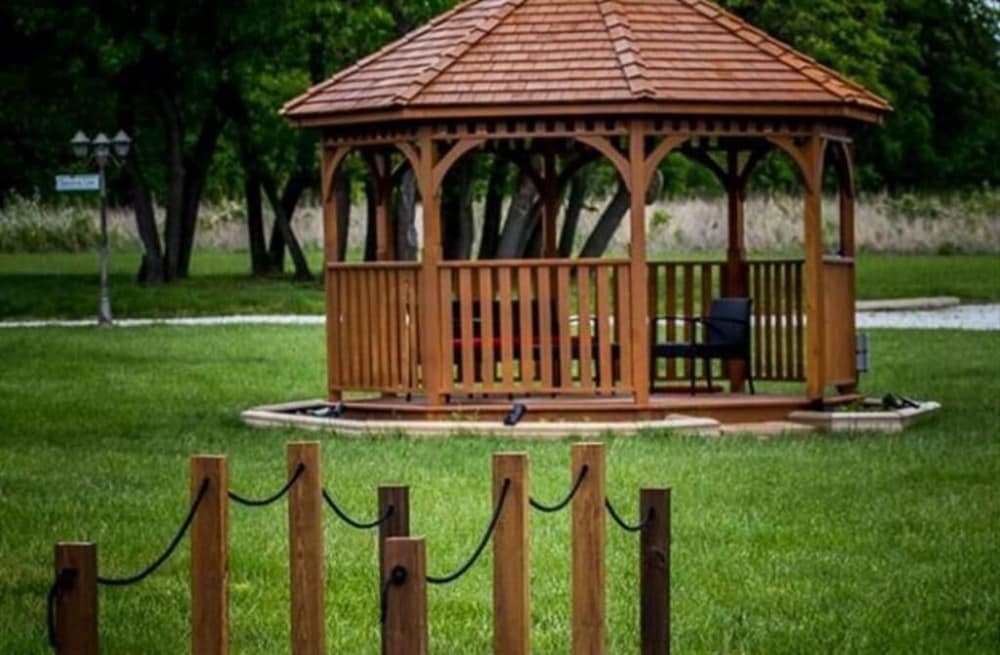 Pleasant Grove Inn - photo 47