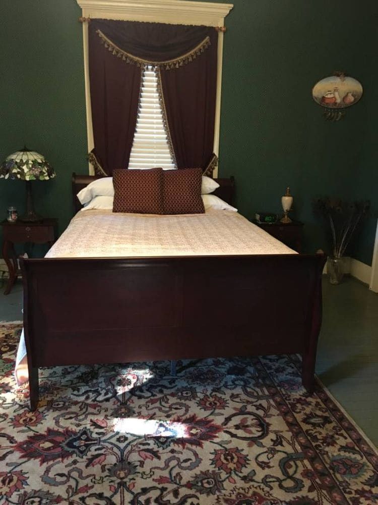 Commodore Bed and Breakfast - photo 13