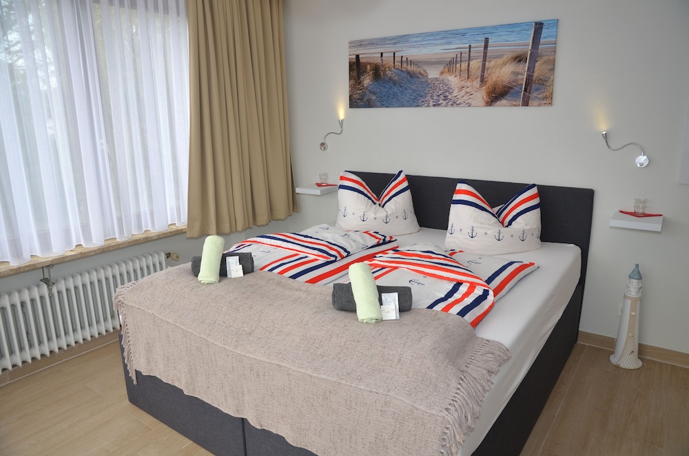 Neptuns Ankerplatz & Zur Seerobbe in Cuxhaven, Germany