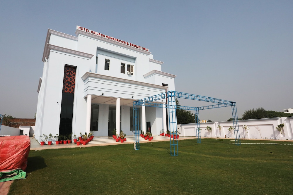 OYO 18314 Hotel Kailash Mansarovar And Banquet Hall in Bareilly, India