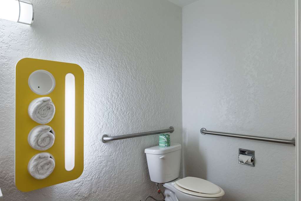Motel 6 Uvalde TX - photo 34
