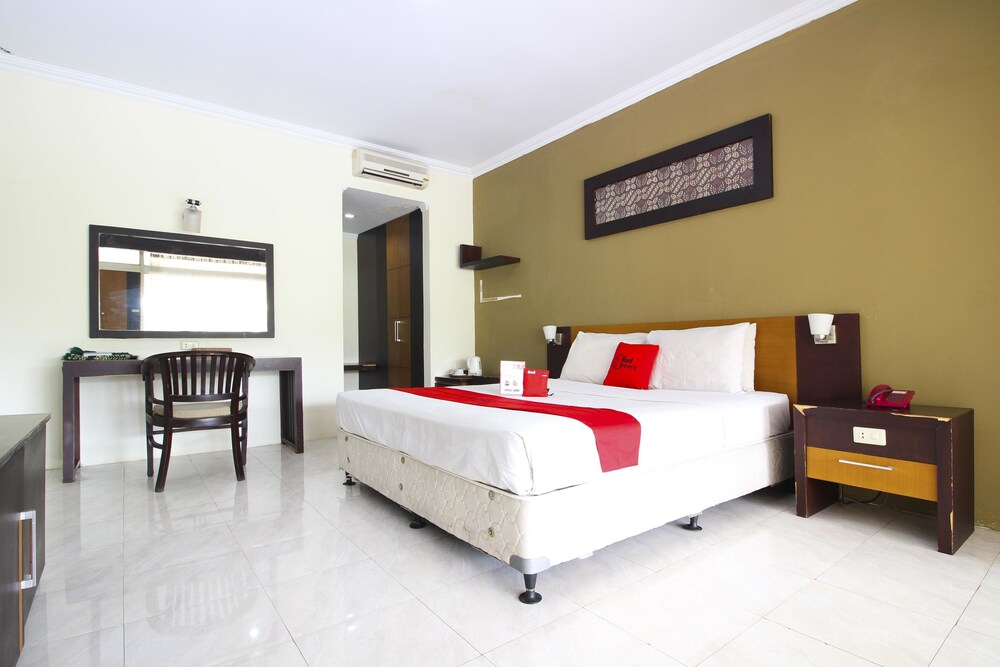 RedDoorz @ Solo Street in Sleman, Indonesia