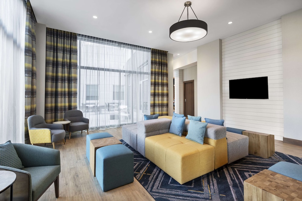 Hampton Inn Boston Woburn - photo 3