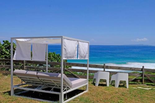 Villa Mahina surf et vue panoramique sur l'océan — 4-Star Luxury Hotel in Le Moule, Guadeloupe