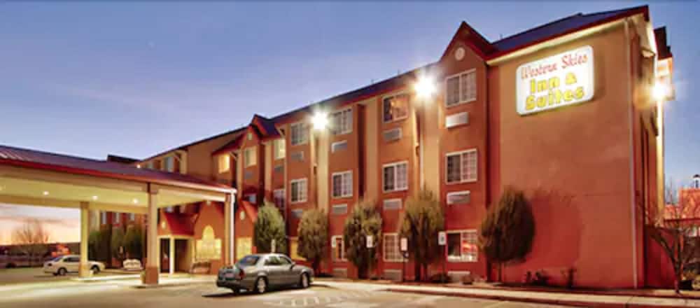 Western Skies Inn And Suites - photo 2