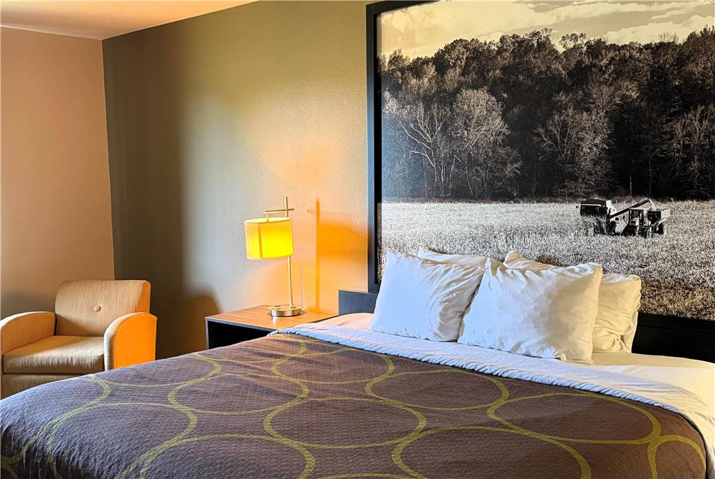 Super 8 by Wyndham Gas City Marion Area - photo 10