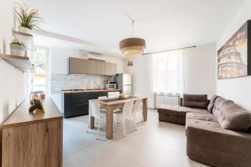 FL Apartments Il piccolo borgo di Trastevere — 4-Star Luxury Hotel in Rome, Italy