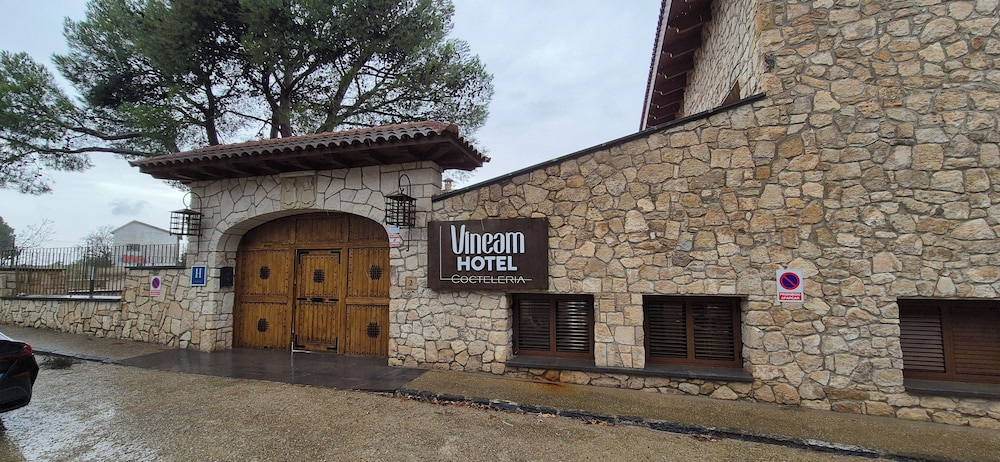 Vineam Hotel — hotel near Zaragoza Airport