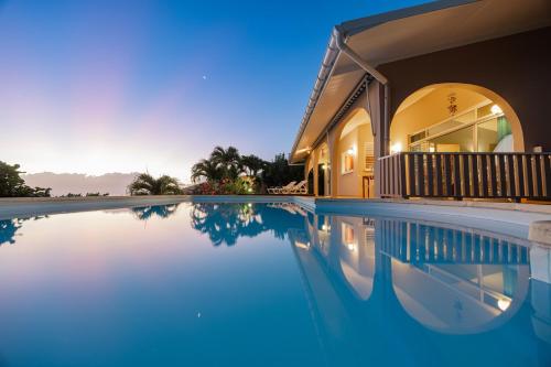 Villa Hoe — 4-Star Luxury Hotel in Haapiti, French Polynesia