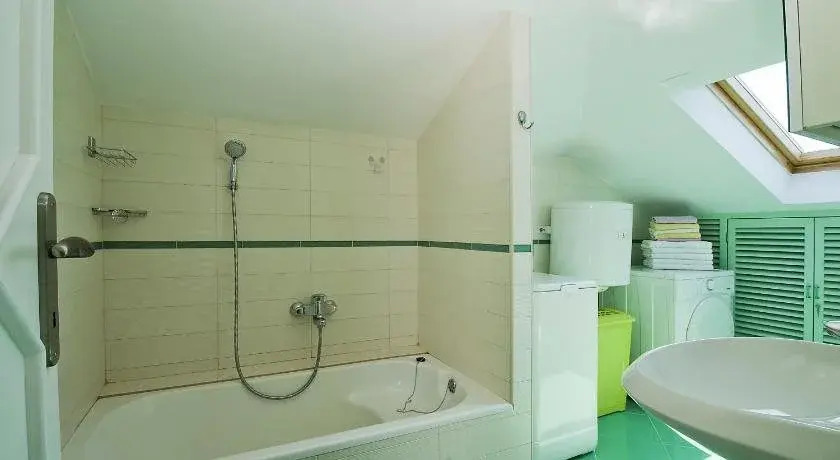 Apartments Elza — 4-Star Luxury Hotel in Podstrana, Croatia