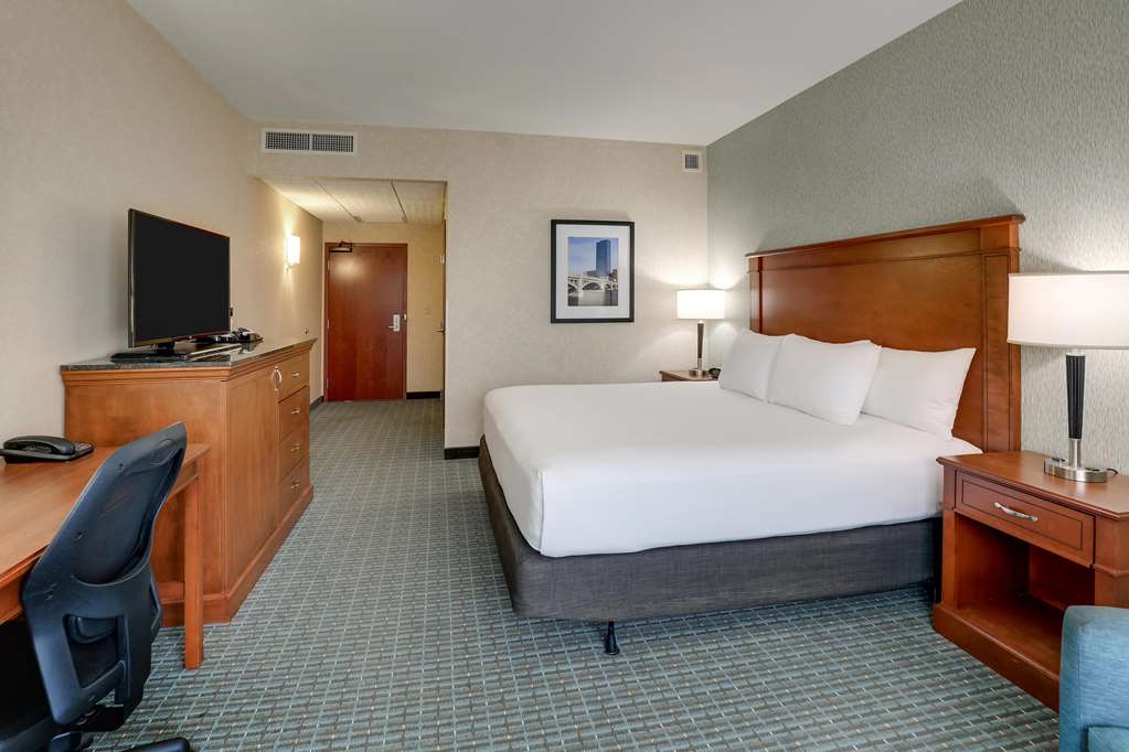 Drury Inn & Suites Grand Rapids - photo 28
