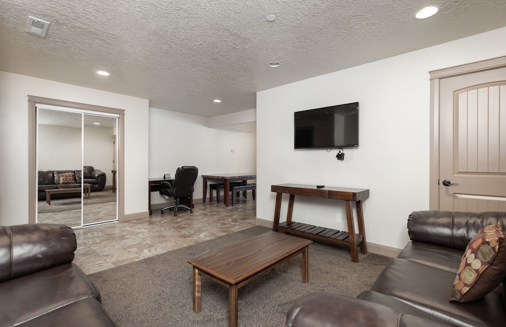Duchesne Suites - photo 12