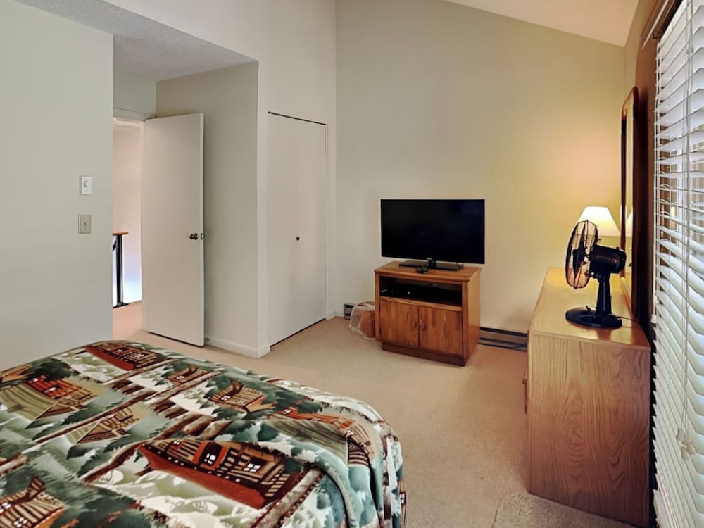 Villages of Wisp 14 Winding Way in Mchenry, United States