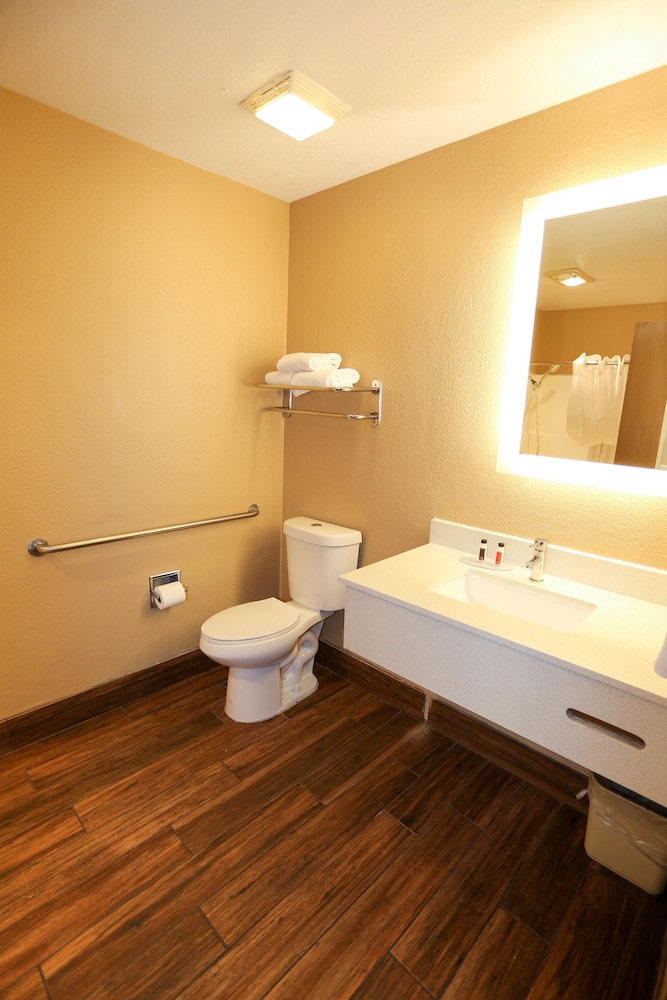 Days Inn & Suites by Wyndham Flagstaff Near University - photo 26