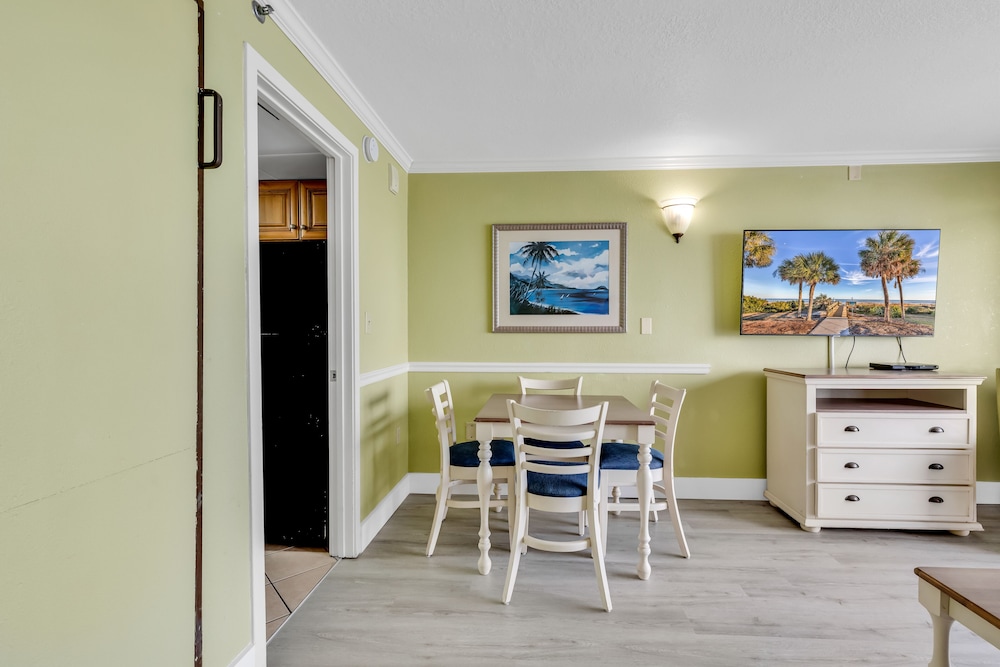 Beach front Condos Located in the Caribbean Resort with Pool and Lazy River - photo 8