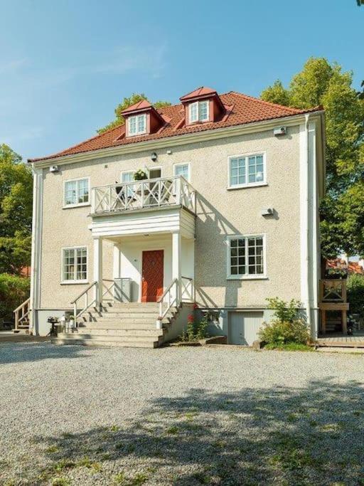 Beautiful and modern accommodation near Stockholm City — 4-Star Luxury Hotel in Stockholm, Sweden