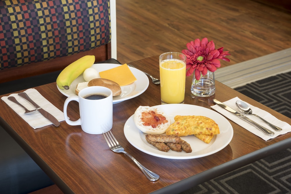 TownePlace Suites by Marriott Joliet South - photo 26