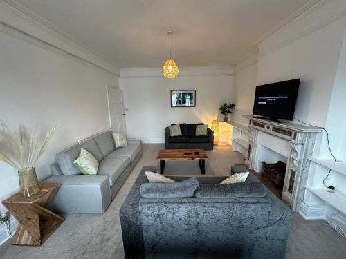 Ashbrook Stert St 5 bedroom property — 4-Star Luxury Hotel in Abingdon, United Kingdom