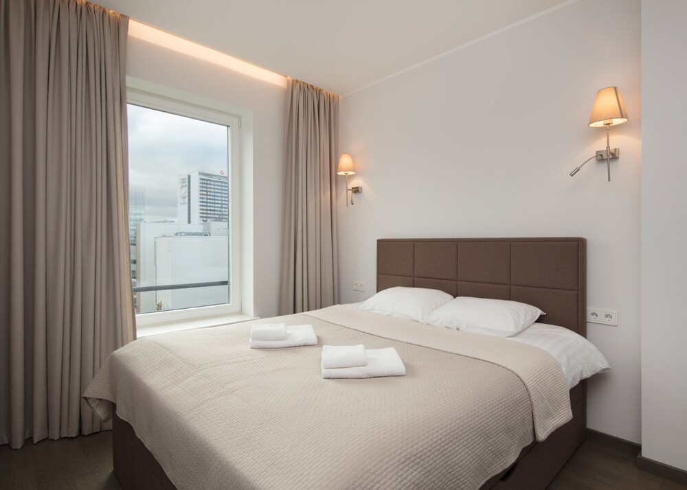 8ERA Business Executive Rotermanni Apts