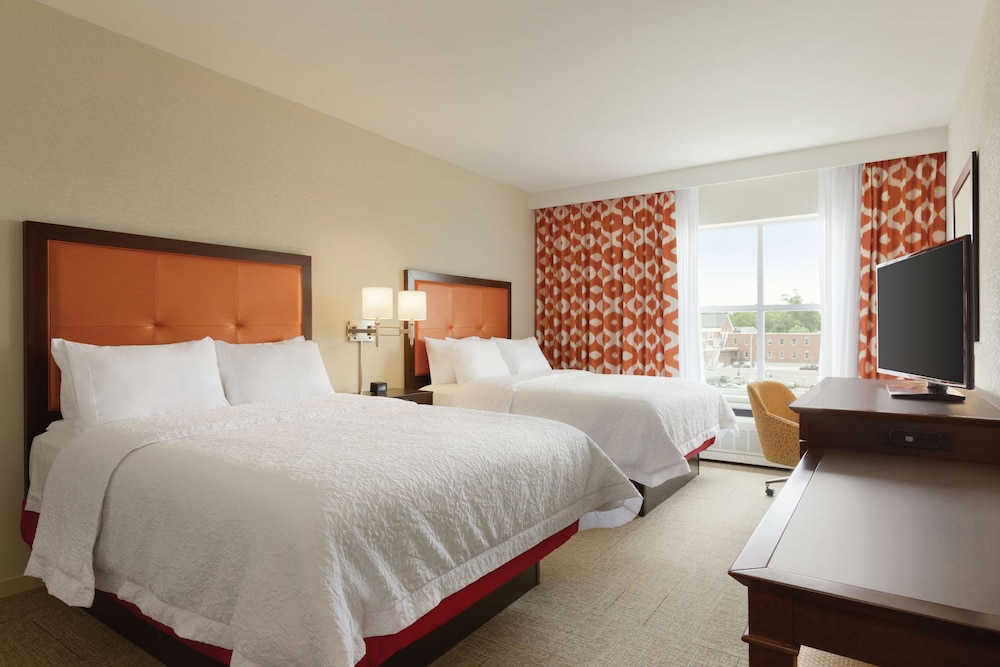 Hampton Inn St. Albans - photo 8
