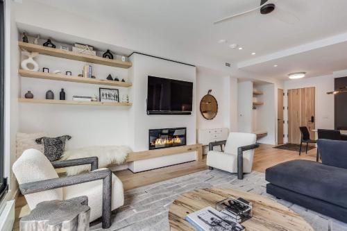 Electric Pass Lodge 503 by Snowmass Mountain Lodging — 4-Star Luxury Hotel in Snowmass Village, United States