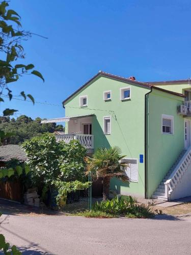 Apartments with parking space Palit Rab 23237 — 4-Star Luxury Hotel in Rab, Croatia