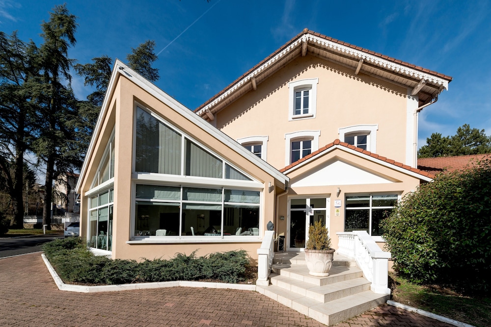 Logis Hotel Les Cedres Bleus — Saint Etienne