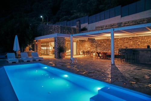 La Bella Villa — 4-Star Luxury Hotel in Plomari, Greece